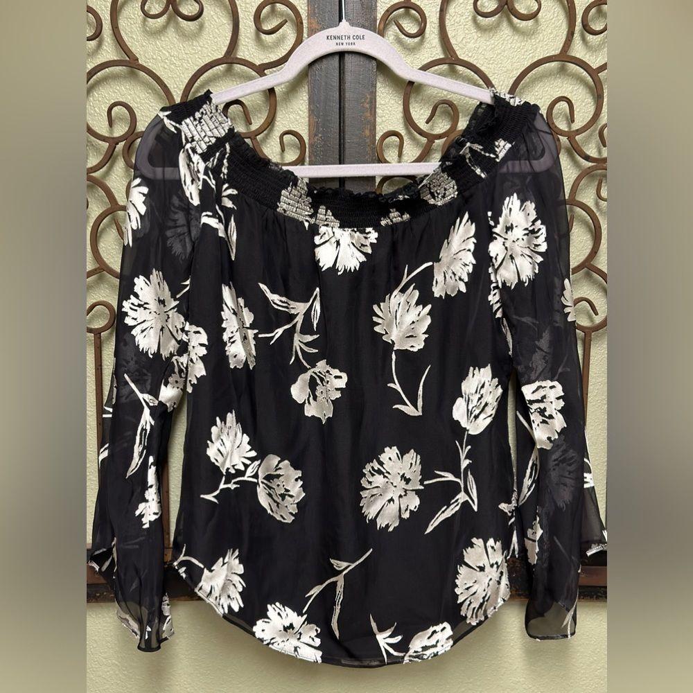 White House black market blouse - Picture 3 of 6
